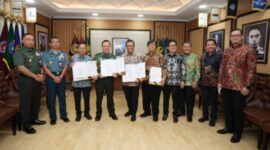 Penandatanganan perjanjian kerja sama antara Sinar Mas dengan Direktorat Jenderal Potensi Pertahanan (Pothan) Kementerian Pertahanan di Jakarta, Kamis (8/5/2025). (Dok. Sinar Mas)
