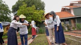 Lewat program BRInita (BRI Bertani di Kota), BRI meraih penghargaan Sustainable Impact in Women-Led Urban Agriculture pada ajang Mata Lokal Fest 2025. (Dok. BRI)