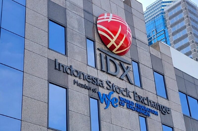 Tiga perusahaan mercusuar jadi andalan IPO BEI 2025, dongkrak dana dan daya saing bursa nasional.   (Dok. Bursa Efek Indonesia).
